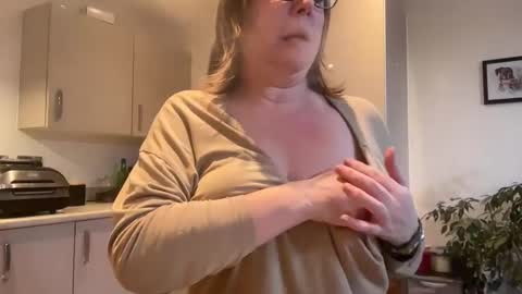 flossyishot online show from January 14, 2025, 10:23 pm