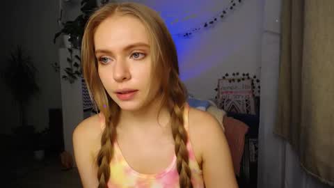 flower_elf online show from November 16, 2025, 4:56 pm