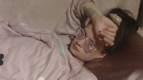 say meow and send tip  online show from March 31, 2026, 11:38 pm