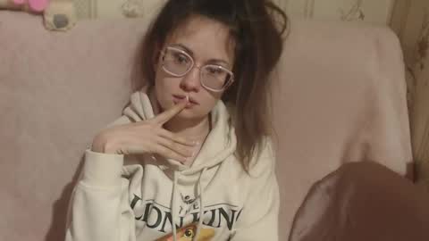 say meow and send tip  online show from March 17, 2026, 8:50 am