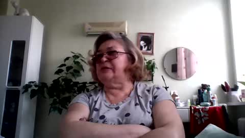 Flowerlower online show from March 3, 2025, 12:27 pm