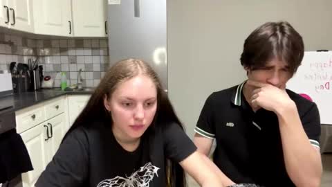 flowerscouple online show from February 21, 2026, 10:22 pm