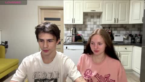 flowerscouple online show from April 9, 2026, 10:26 pm