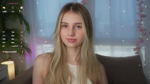 Adeline online show from December 9, 2024, 8:44 am