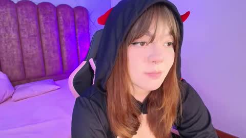  FLUFFY BUBBLE  online show from November 30, 2025, 4:38 am