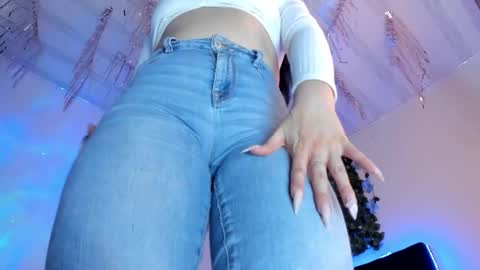 Snapshot of flylia_ chatting on September 9, 2025, 10:42 pm lia online show from September 9, 2025, 10:42 pm