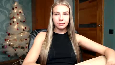 Molli  Ready for any play with you. Hottest show in pvt  Help a student earn big tokens  online show from December 28, 2024, 2:01 am