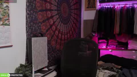 Folleti online show from November 10, 2025, 9:03 pm