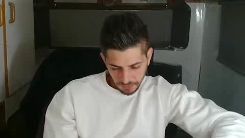 independent model online show from November 6, 2025, 3:35 pm