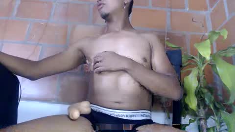 fomax711 online show from October 10, 2025, 7:24 pm