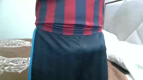 fonzi_flores online show from October 19, 2025, 9:32 am