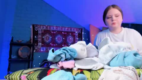 Molly online show from March 29, 2026, 4:01 am