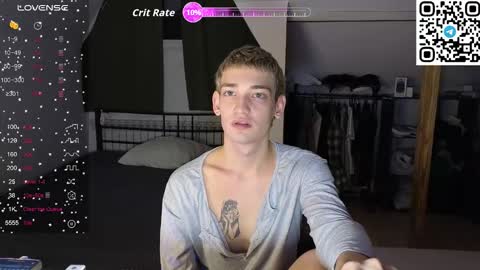 forever_eren online show from November 23, 2025, 7:13 pm