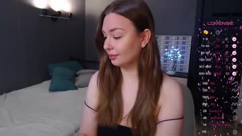 Julia online show from January 18, 2026, 9:02 am