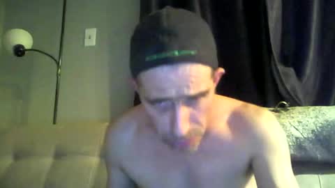 fouraide42 online show from December 18, 2024, 3:37 am