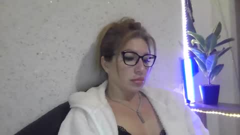 Snapshot of fox_red_lady7 chatting on February 20, 2025, 6:13 pm fox_red_lady7 online show from February 20, 2025, 6:13 pm