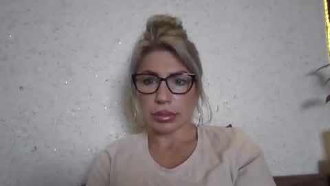 fox_red_lady7 online show from January 8, 2026, 10:28 am