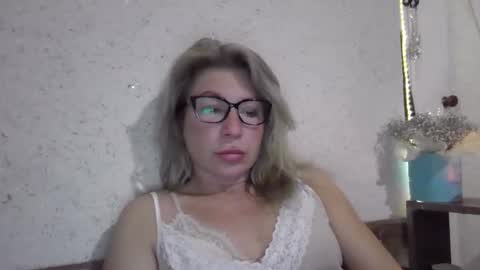 fox_red_lady7 online show from January 13, 2026, 8:36 pm