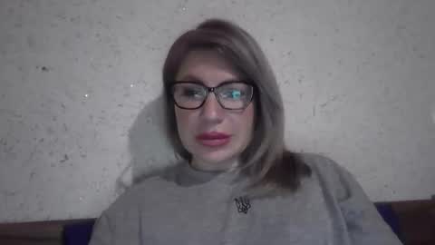 fox_red_lady7 online show from February 13, 2026, 10:06 pm