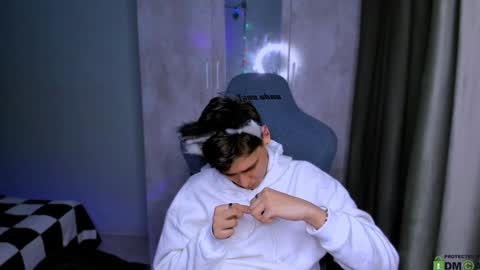 Foxicfu online show from February 6, 2025, 3:31 pm