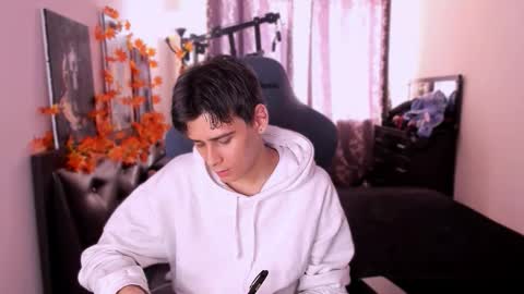 Foxicfu online show from November 7, 2025, 4:12 am