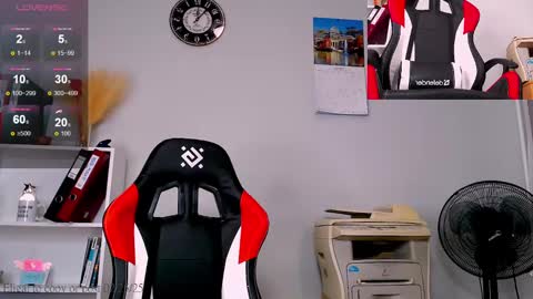 Snapshot of foxrinehelen chatting on February 25, 2025, 4:53 pm Helen - My streams are Monday - Friday at 8 AM NY time online show from February 25, 2025, 4:53 pm