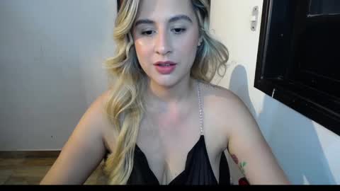 Snapshot of foxvalerin chatting on September 15, 2025, 11:49 pm Valerin. online show from September 15, 2025, 11:49 pm