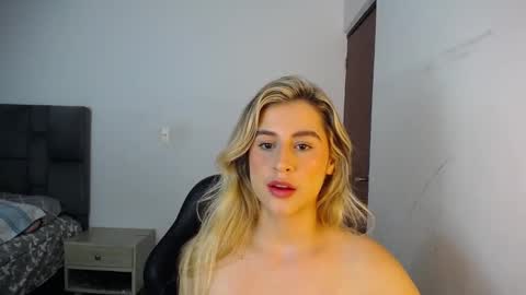 Snapshot of foxvalerin chatting on September 22, 2025, 11:12 am Valerin. online show from September 22, 2025, 11:12 am