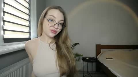 foxxialice online show from January 16, 2026, 2:10 pm