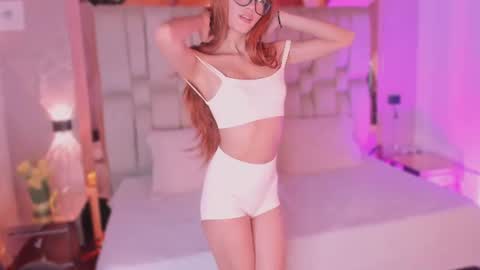 Snapshot of foxxxypink chatting on July 18, 2026, 8:12 pm fox with 3 xs online show from July 18, 2026, 8:12 pm