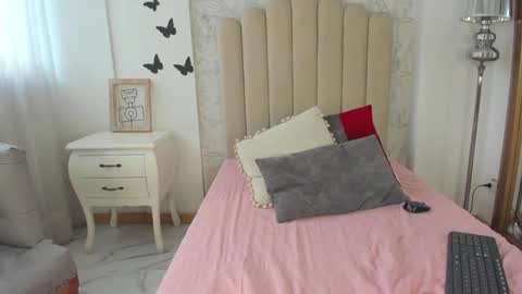 Foxy online show from January 6, 2025, 7:56 pm