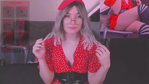Snapshot of foxy_jpg chatting on January 27, 2025, 11:43 pm Sue online show from January 27, 2025, 11:43 pm