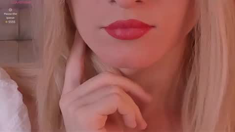 Snapshot of foxy_jpg chatting on January 28, 2025, 9:50 pm Sue online show from January 28, 2025, 9:50 pm