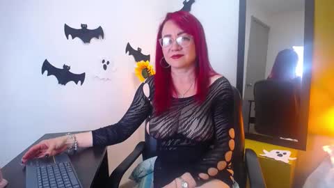 Foxy miilf online show from November 3, 2025, 12:50 pm