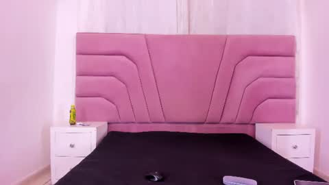 foxyhillx online show from June 12, 2026, 10:52 pm