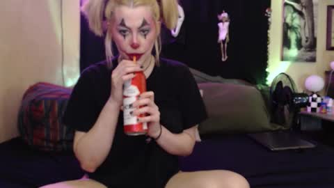 Mallory Koxx online show from November 1, 2025, 7:54 am