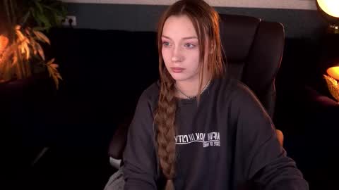 Maya online show from November 18, 2025, 3:16 pm