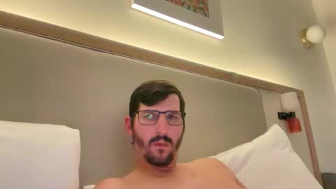 Snapshot of fp004 chatting on October 18, 2025, 3:31 am fp004 online show from October 18, 2025, 3:31 am