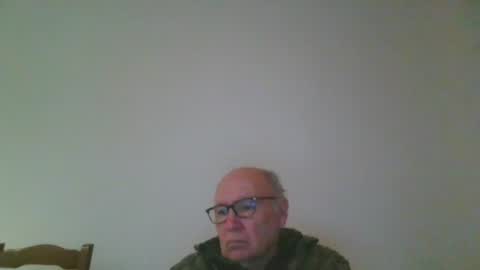 Snapshot of fra94 chatting on February 17, 2025, 10:58 pm fra94 online show from February 17, 2025, 10:58 pm