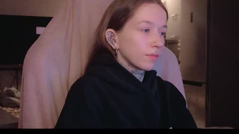 fran_bow online show from February 3, 2026, 6:22 am