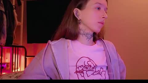 fran_bow online show from April 13, 2026, 7:41 pm