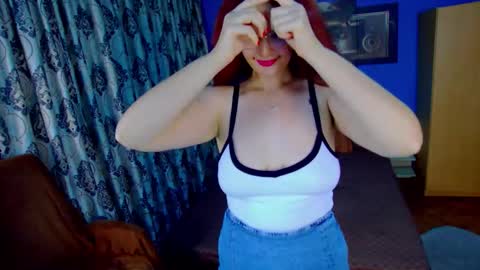 Snapshot of francesca_evanss chatting on October 22, 2025, 10:53 pm Francesca - online show from October 22, 2025, 10:53 pm