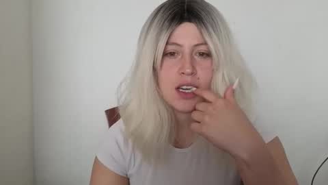 Francesca online show from October 29, 2025, 5:47 pm