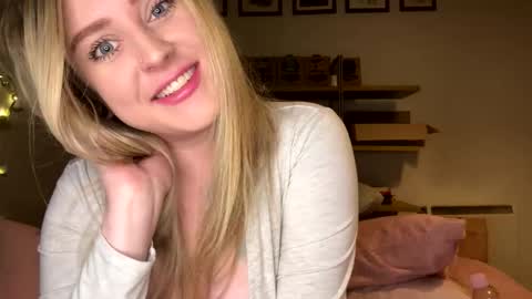 Snapshot of francis_digby chatting on March 5, 2025, 10:54 pm Francis Digby online show from March 5, 2025, 10:54 pm