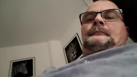 franciscomalin online show from November 16, 2025, 8:42 am