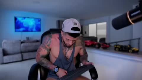 Frank Farrell. Hey remember to give me a thumbs up Ty online show from September 10, 2025, 9:48 pm