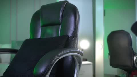 Frank Farrell. Hey remember to give me a thumbs up Ty online show from November 10, 2025, 2:54 am