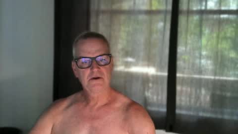 Snapshot of frankfruter10 chatting on June 15, 2026, 1:35 pm hung4fun online show from June 15, 2026, 1:35 pm