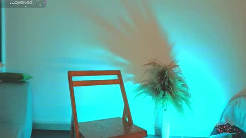 Fransheska online show from February 8, 2026, 11:57 am