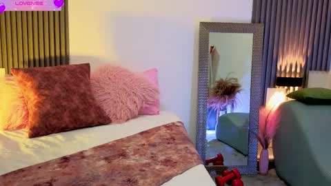 Fransheska online show from May 25, 2026, 11:38 am